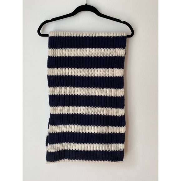 J. CREW Infinity Scarf 🧣 - Picture 4 of 6